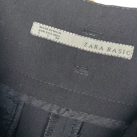 Zara Basic Pleat Front Black Cuffed Shorts - Picture 7 of 7